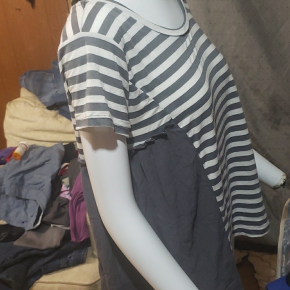 White And short gray - Picture 2 of 6